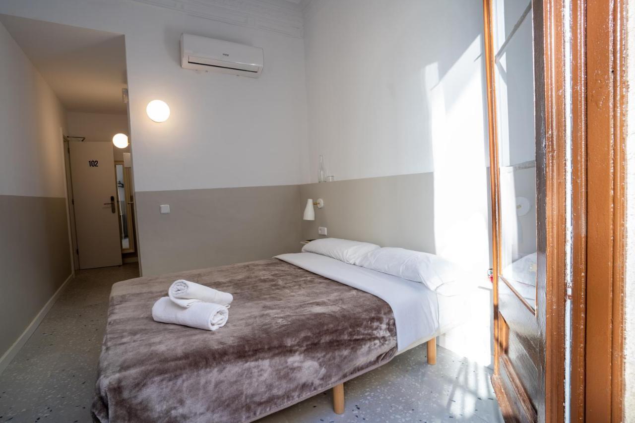 Hostal Hera Barcellona Esterno foto
