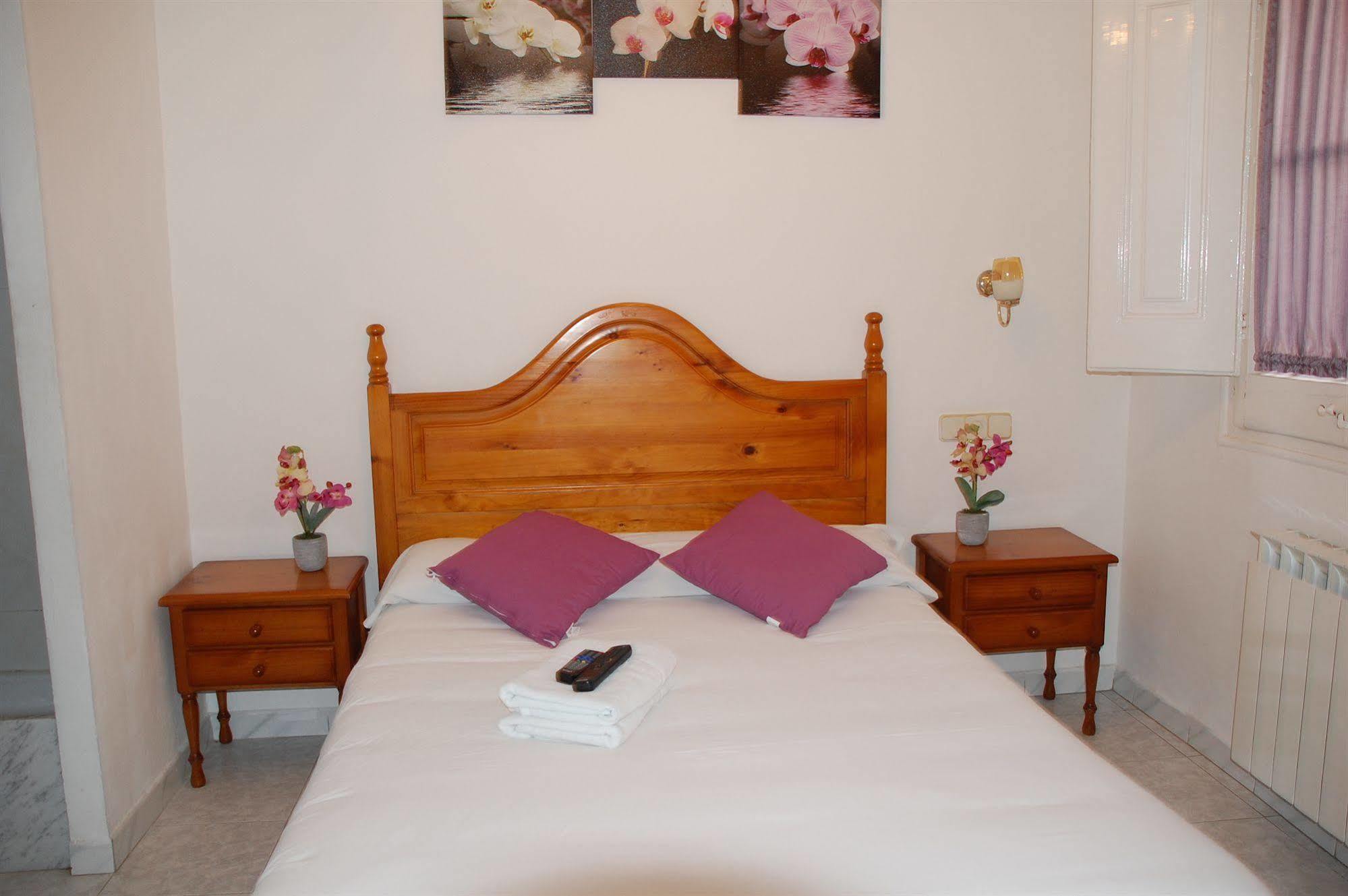 Hostal Hera Barcellona Esterno foto