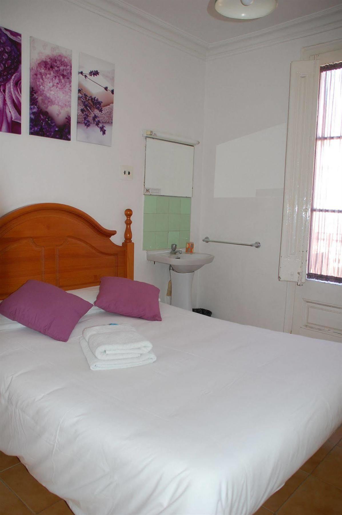 Hostal Hera Barcellona Esterno foto